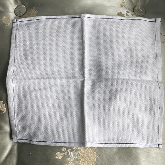 WILLIAMS SONOMA 1 set of 10. Reusable White Napkins. - Picture 3 of 3